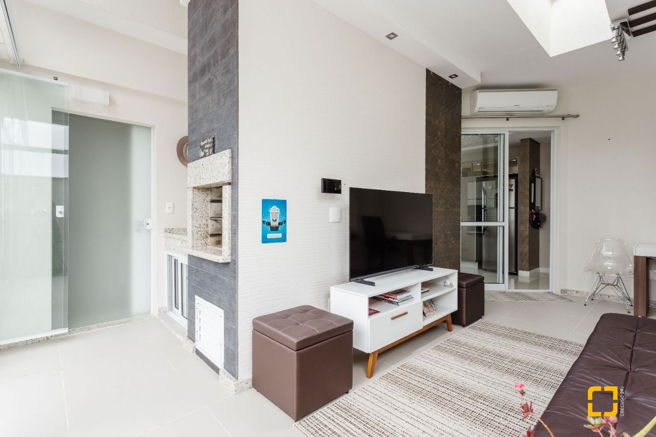 Cobertura com 110m², 3 quartos (sendo 1 suíte), 2 garagens, no bairro Canasvieiras em Florianópolis