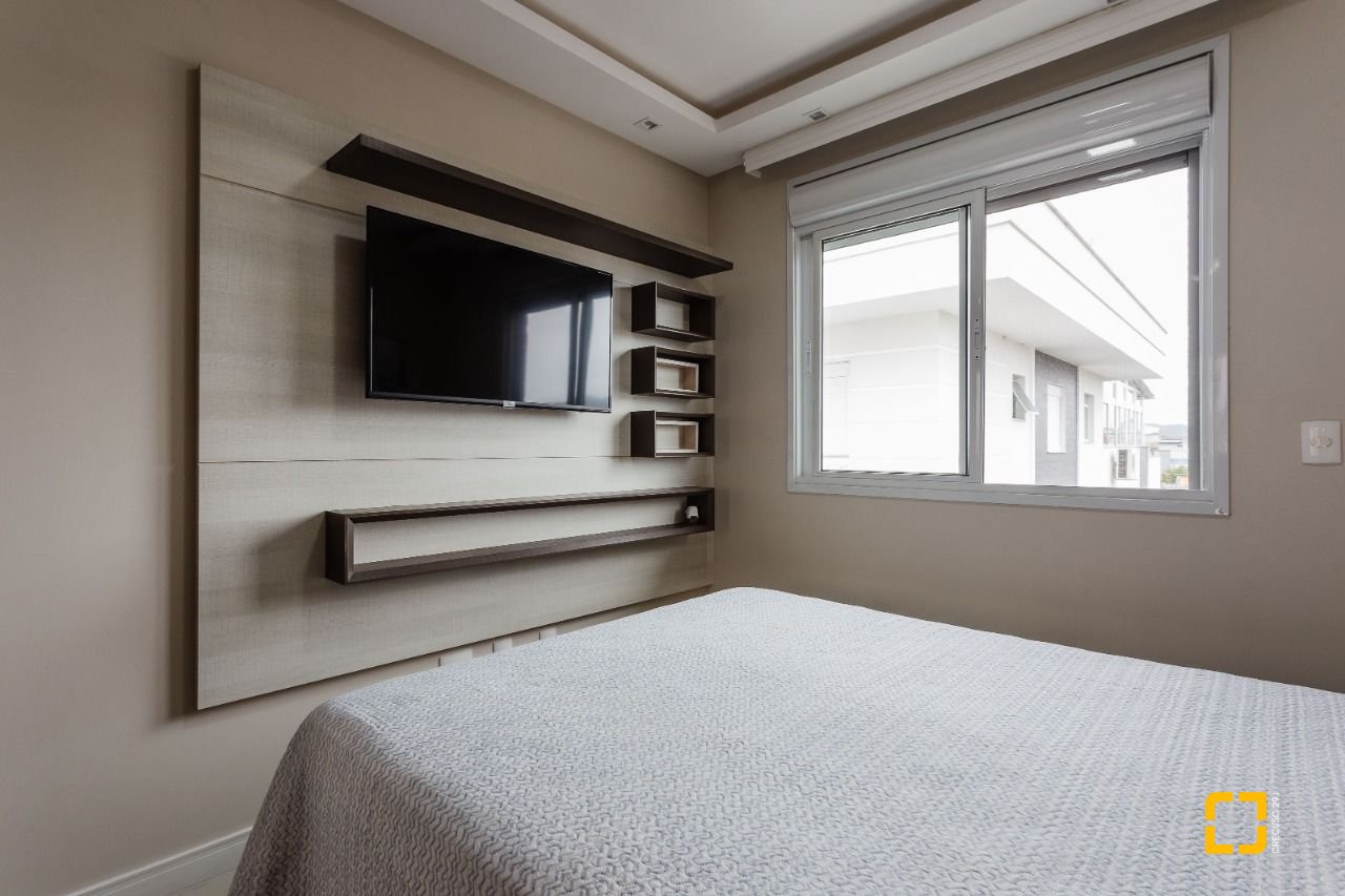 Cobertura com 110m², 3 quartos (sendo 1 suíte), 2 garagens, no bairro Canasvieiras em Florianópolis