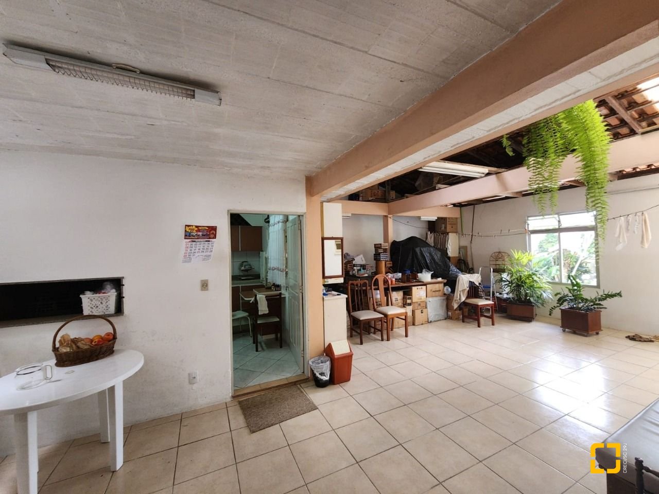 Casa com 370m², 5 quartos (sendo 2 suítes), 3 garagens, no bairro Barreiros em São José