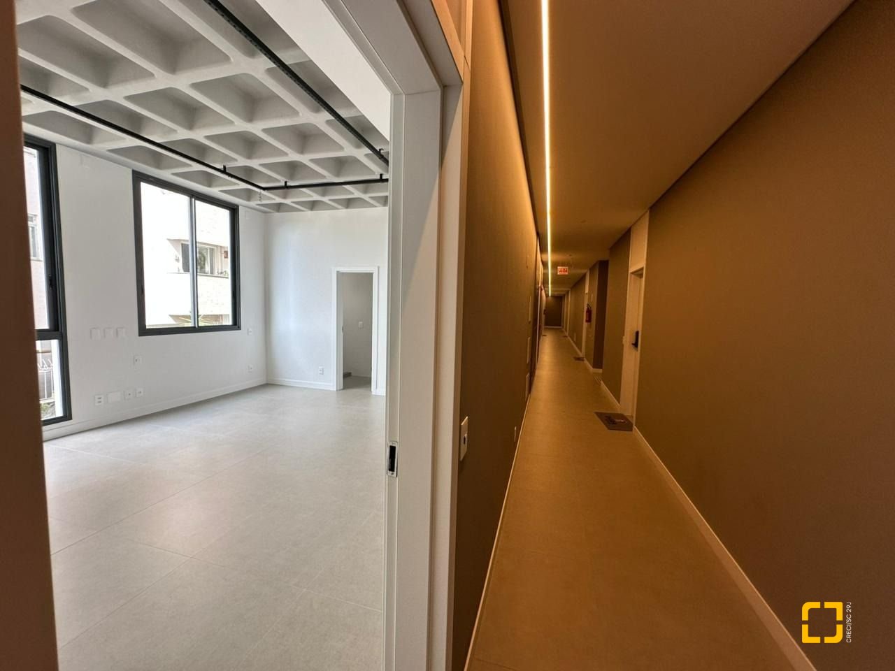 Loft com 37m², 2 quartos (sendo 1 suíte), 1 garagem, no bairro Pantanal em Florianópolis