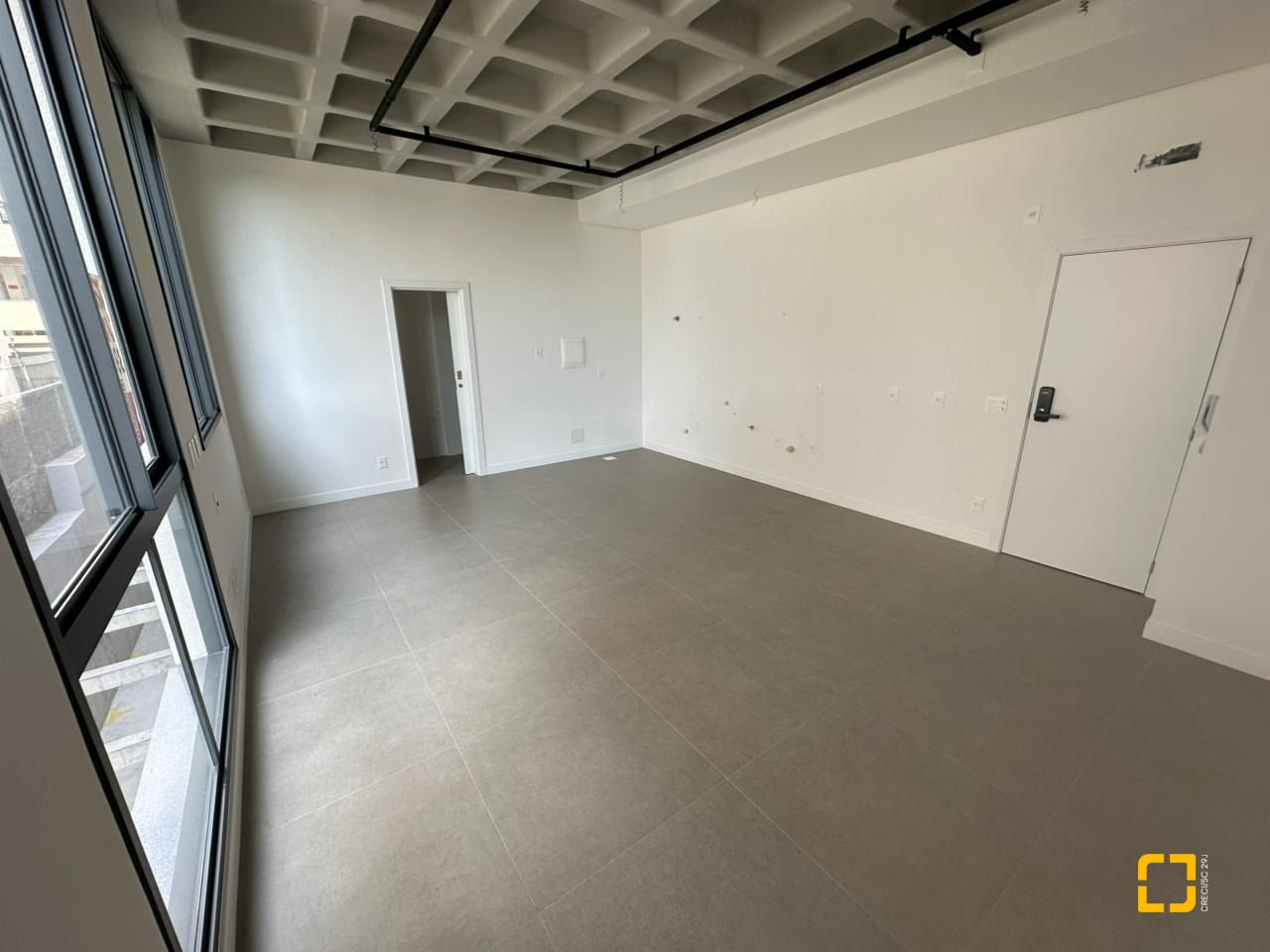 Loft com 37m², 2 quartos (sendo 1 suíte), 1 garagem, no bairro Pantanal em Florianópolis