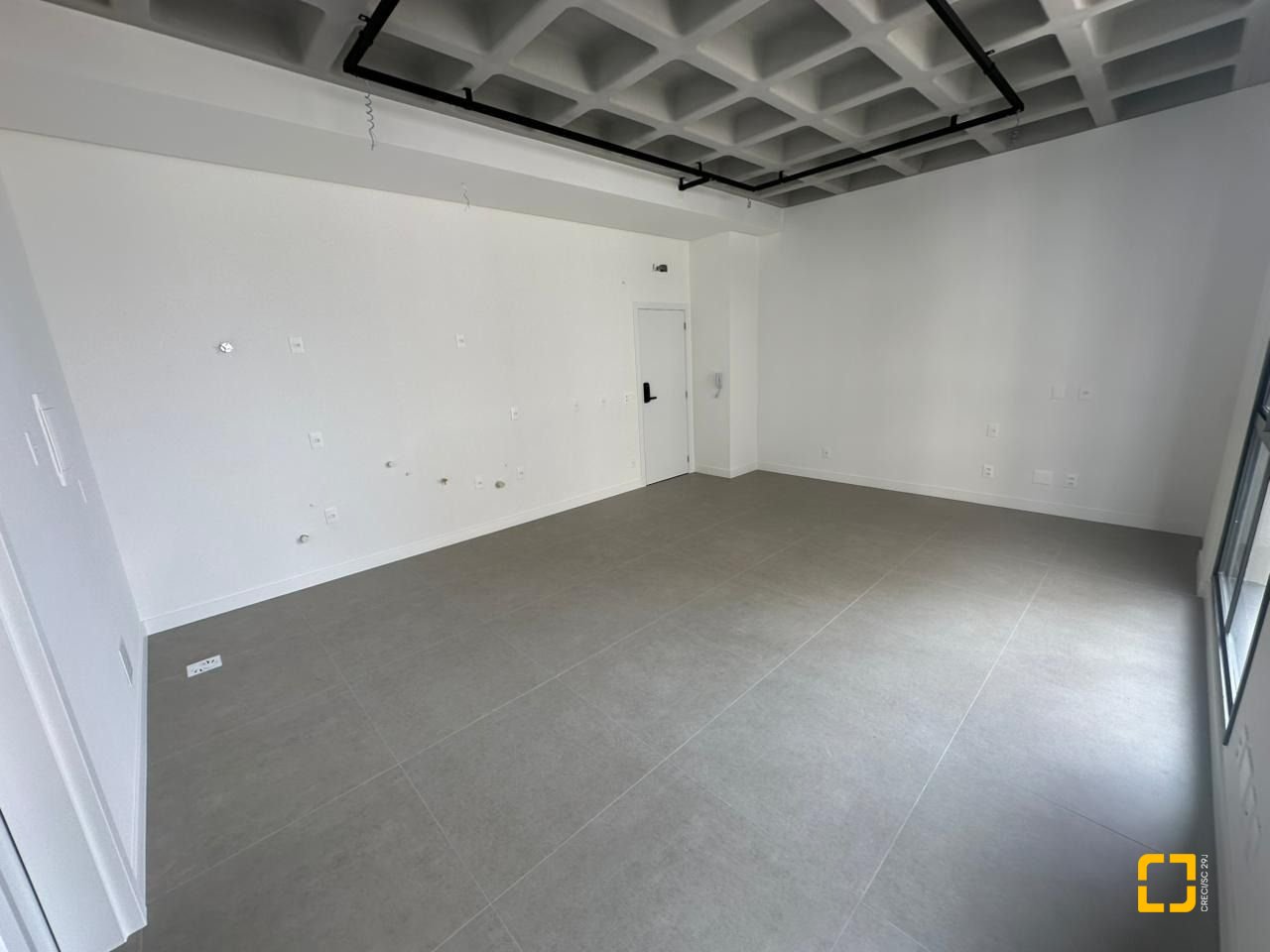 Loft com 37m², 2 quartos (sendo 1 suíte), 1 garagem, no bairro Pantanal em Florianópolis