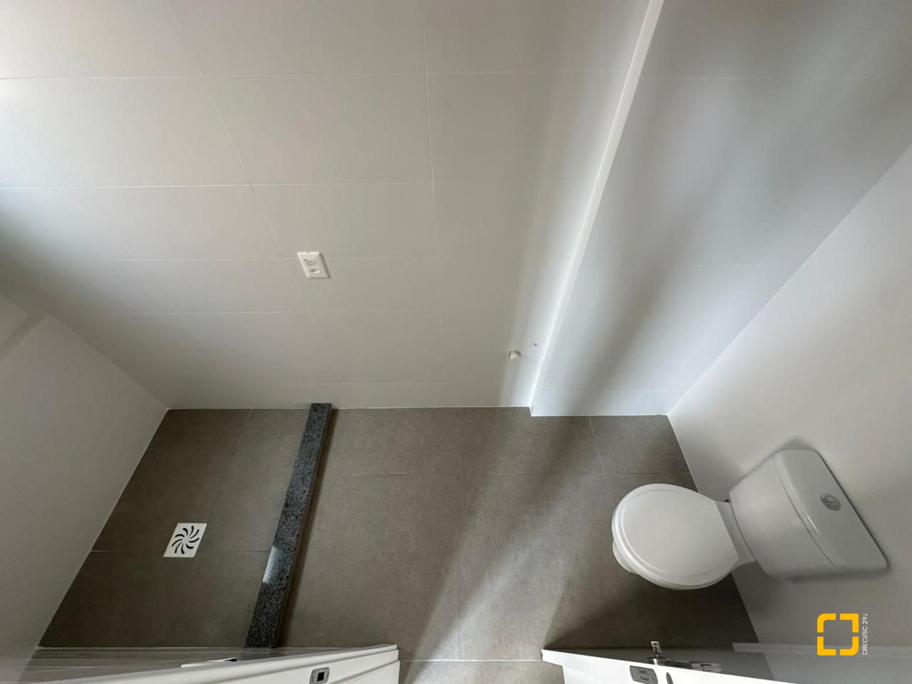Loft com 37m², 2 quartos (sendo 1 suíte), 1 garagem, no bairro Pantanal em Florianópolis