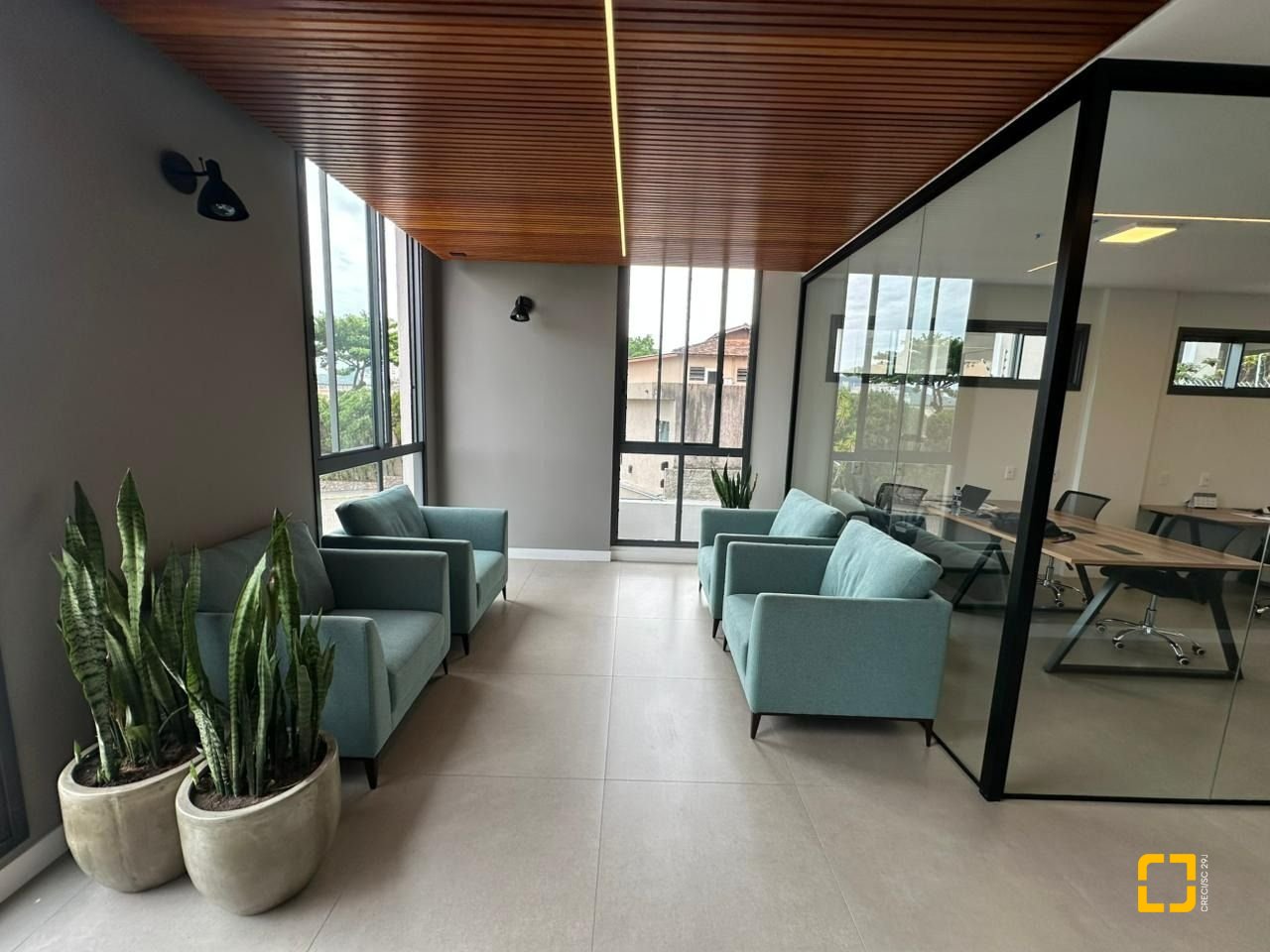 Loft com 37m², 1 quarto (sendo 1 suíte), 1 garagem, no bairro Pantanal em Florianópolis