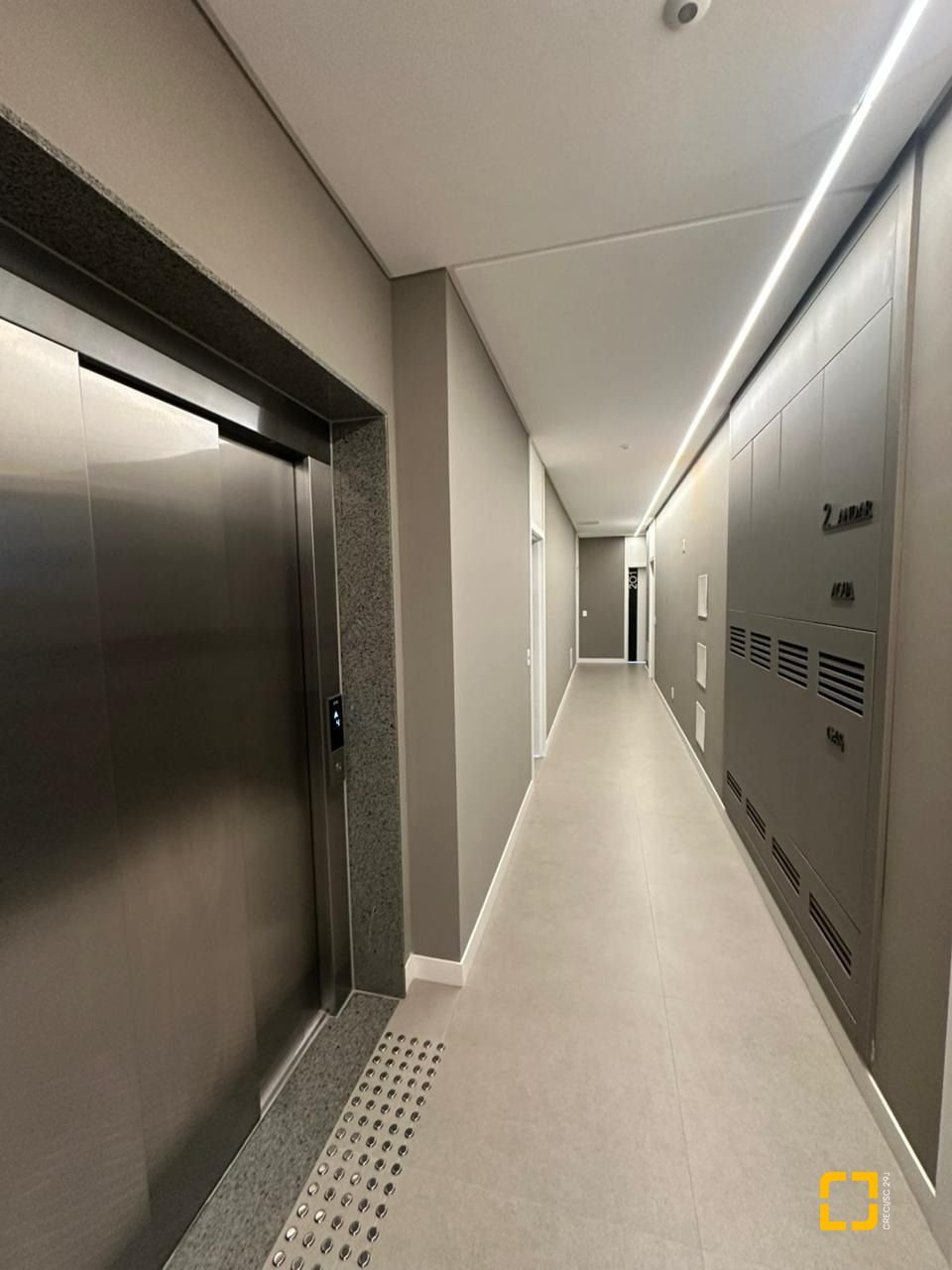 Loft com 37m², 1 quarto (sendo 1 suíte), 1 garagem, no bairro Pantanal em Florianópolis