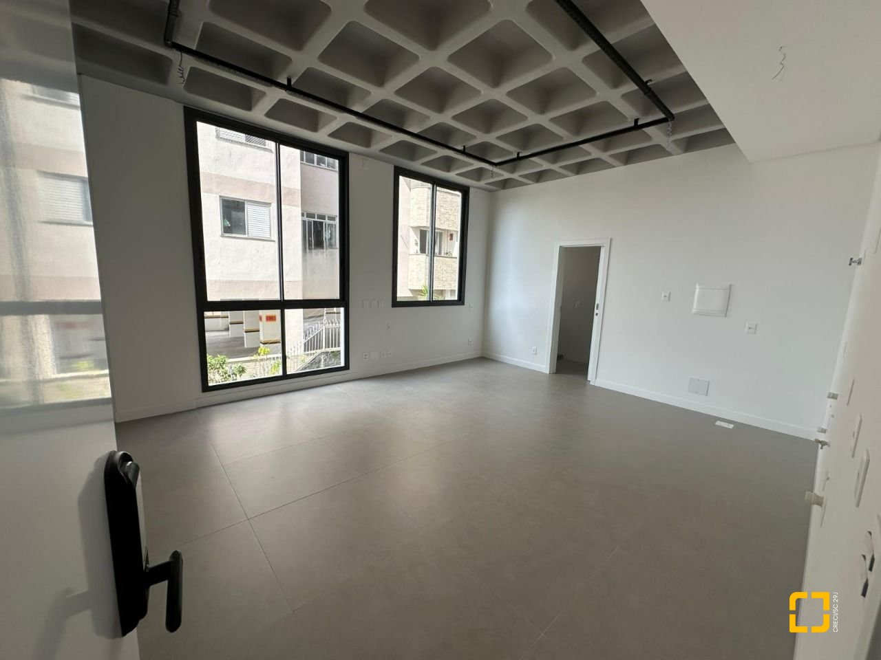 Loft com 37m², 1 quarto (sendo 1 suíte), 1 garagem, no bairro Pantanal em Florianópolis
