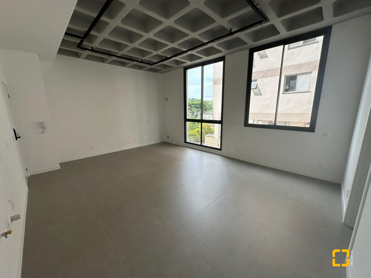 Loft com 37m², 1 quarto (sendo 1 suíte), 1 garagem, no bairro Pantanal em Florianópolis