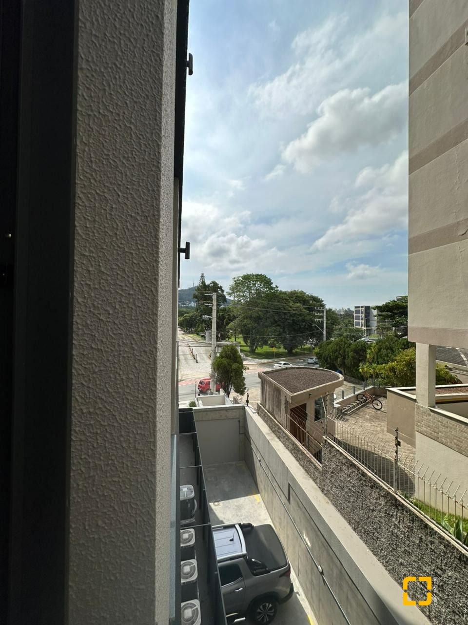 Loft com 37m², 1 quarto (sendo 1 suíte), 1 garagem, no bairro Pantanal em Florianópolis