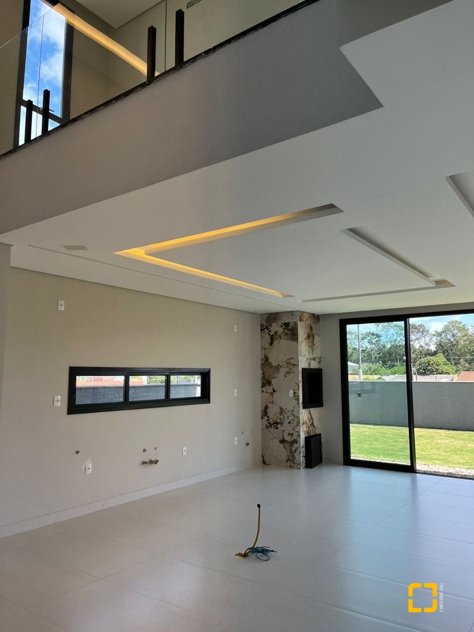 Casa de Condomínio com 253m², 6 quartos (sendo 3 suítes), 2 garagens, no bairro Rio Vermelho em Florianópolis
