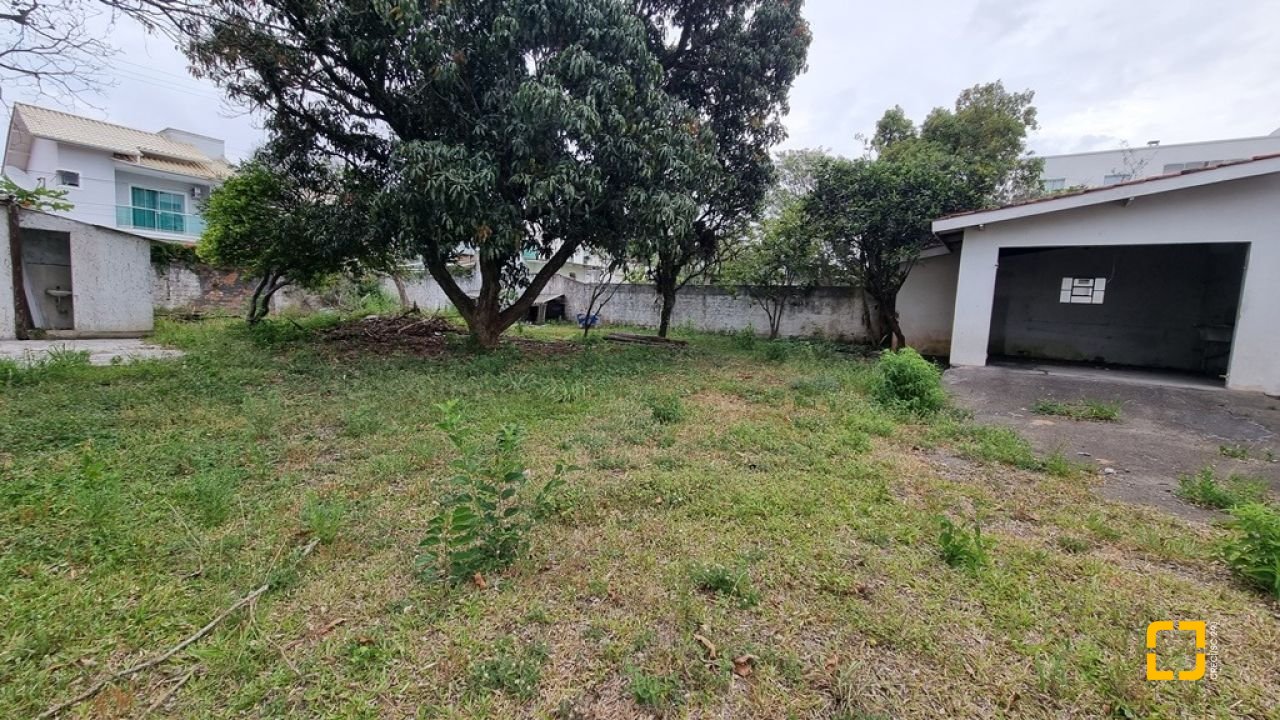 Terreno com 1288m², no bairro Ingleses em Florianópolis
