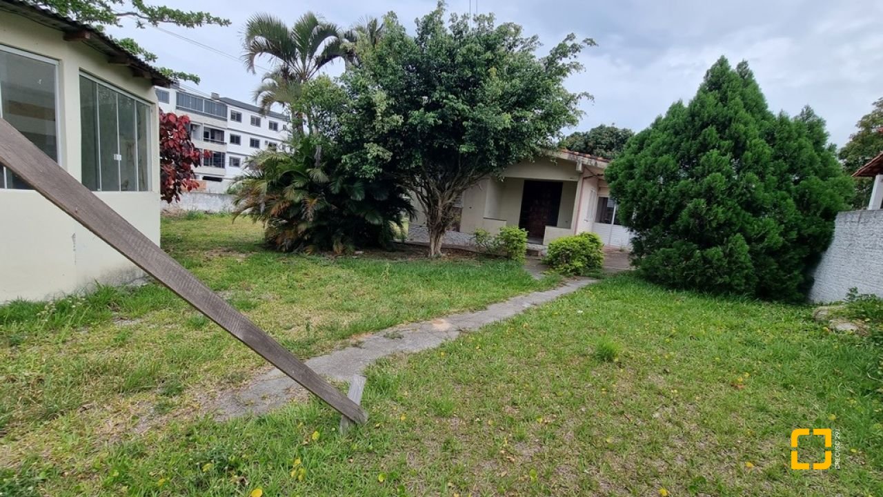Terreno com 1288m², no bairro Ingleses em Florianópolis