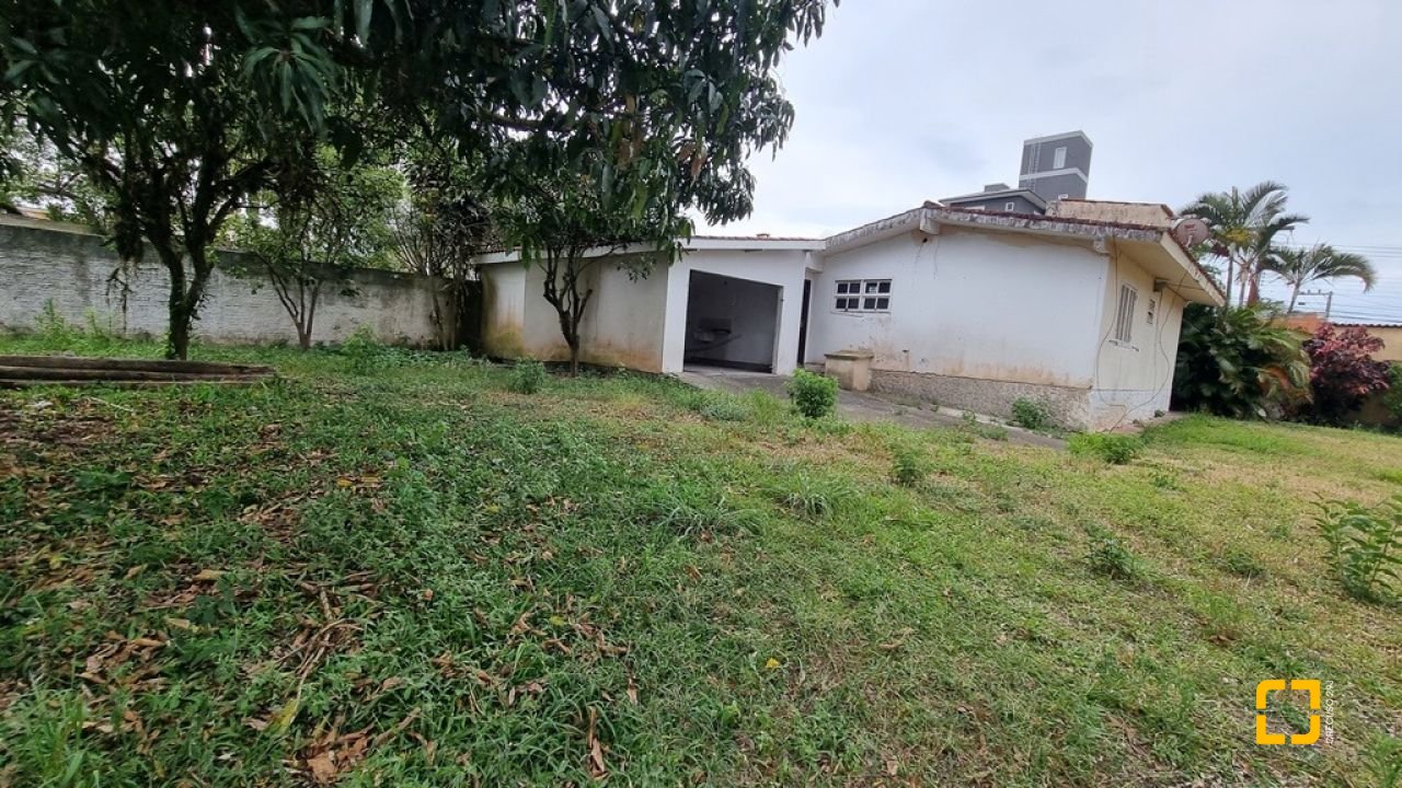 Terreno com 1288m², no bairro Ingleses em Florianópolis