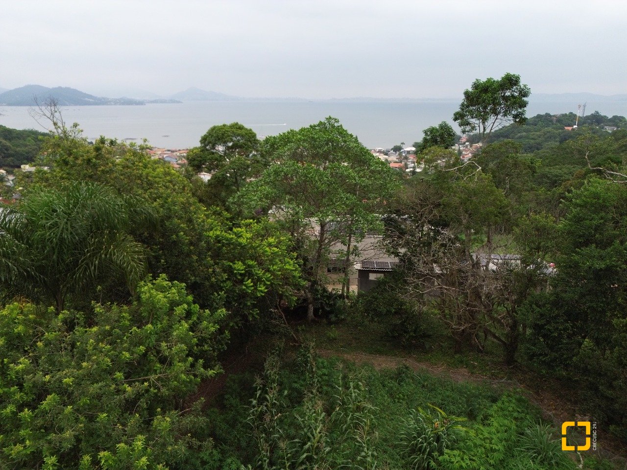 Terreno com 14106m², no bairro Sambaqui em Florianópolis