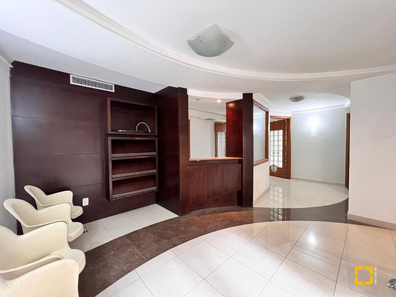 Sala com 163m², 2 garagens, no bairro Centro em Florianópolis