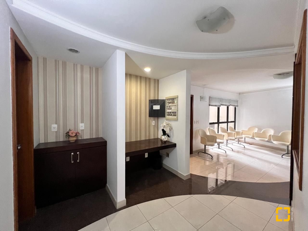Sala com 163m², 2 garagens, no bairro Centro em Florianópolis