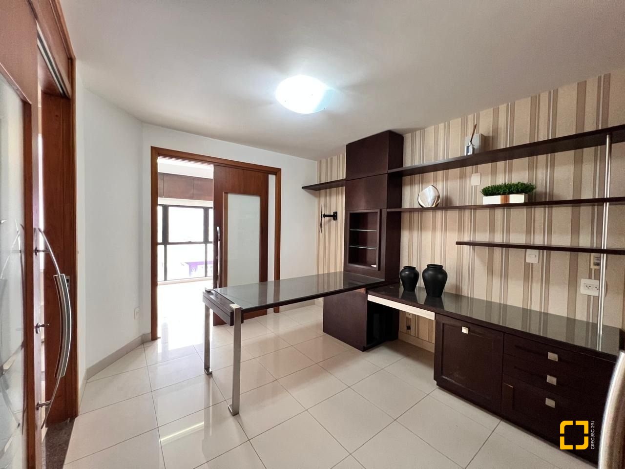 Sala com 163m², 2 garagens, no bairro Centro em Florianópolis