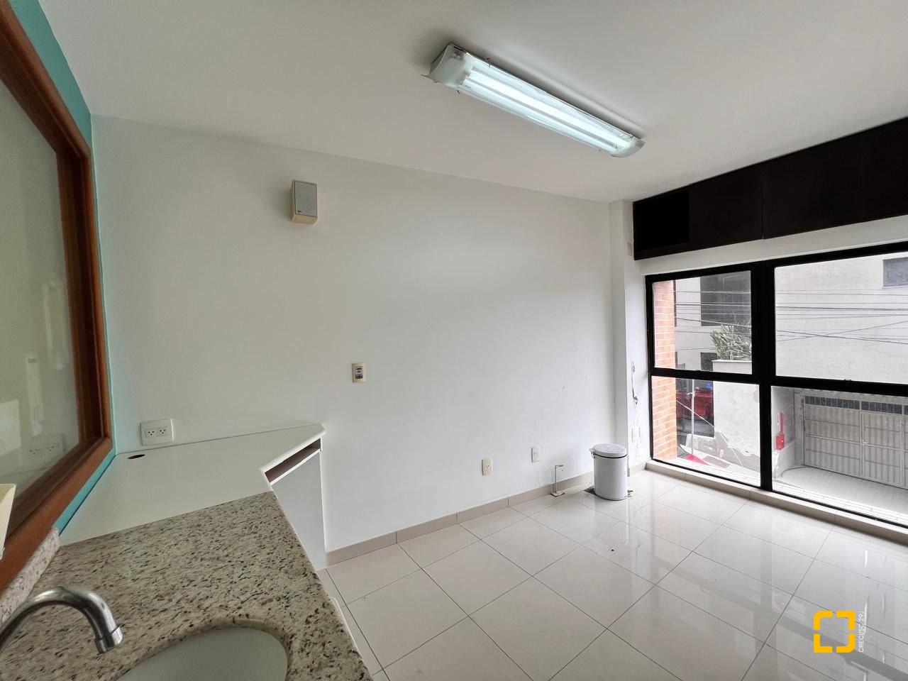 Sala com 163m², 2 garagens, no bairro Centro em Florianópolis