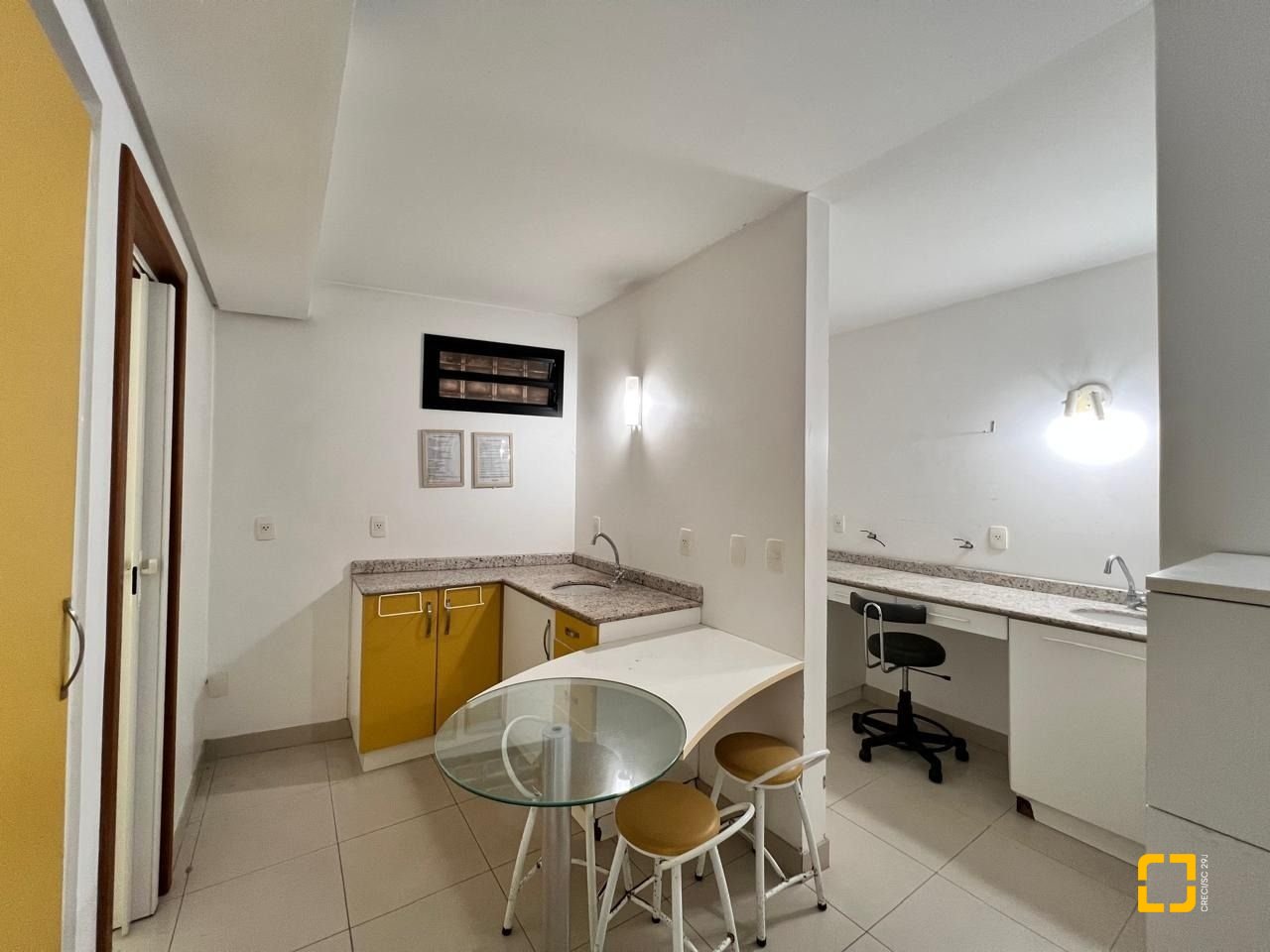 Sala com 163m², 2 garagens, no bairro Centro em Florianópolis