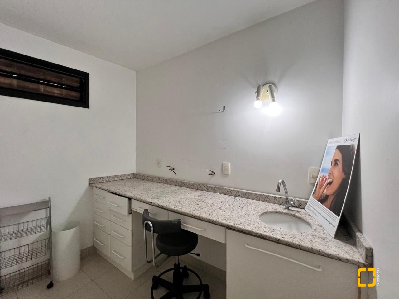 Sala com 163m², 2 garagens, no bairro Centro em Florianópolis