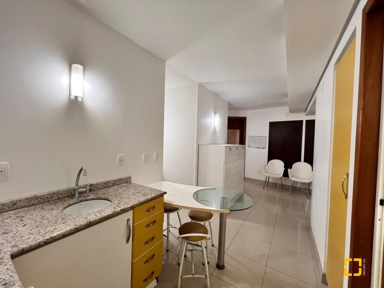 Sala com 163m², 2 garagens, no bairro Centro em Florianópolis