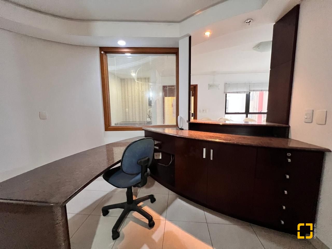 Sala com 163m², 2 garagens, no bairro Centro em Florianópolis