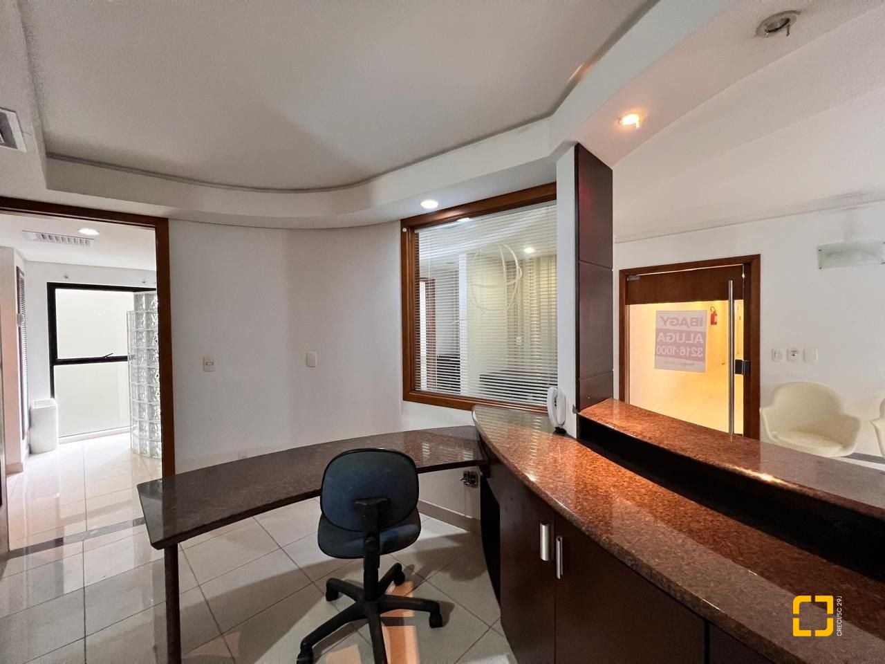 Sala com 163m², 2 garagens, no bairro Centro em Florianópolis