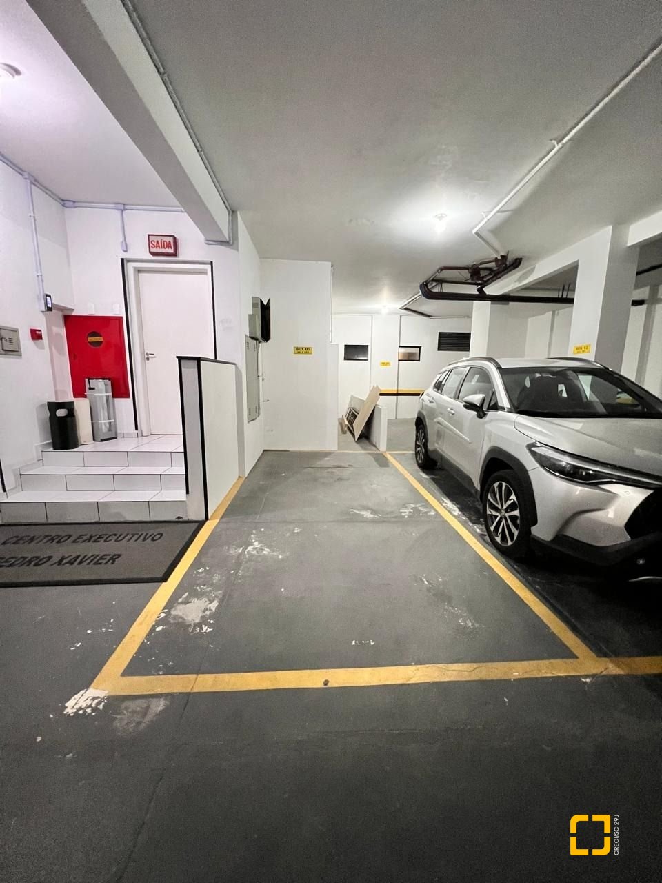 Sala com 163m², 2 garagens, no bairro Centro em Florianópolis