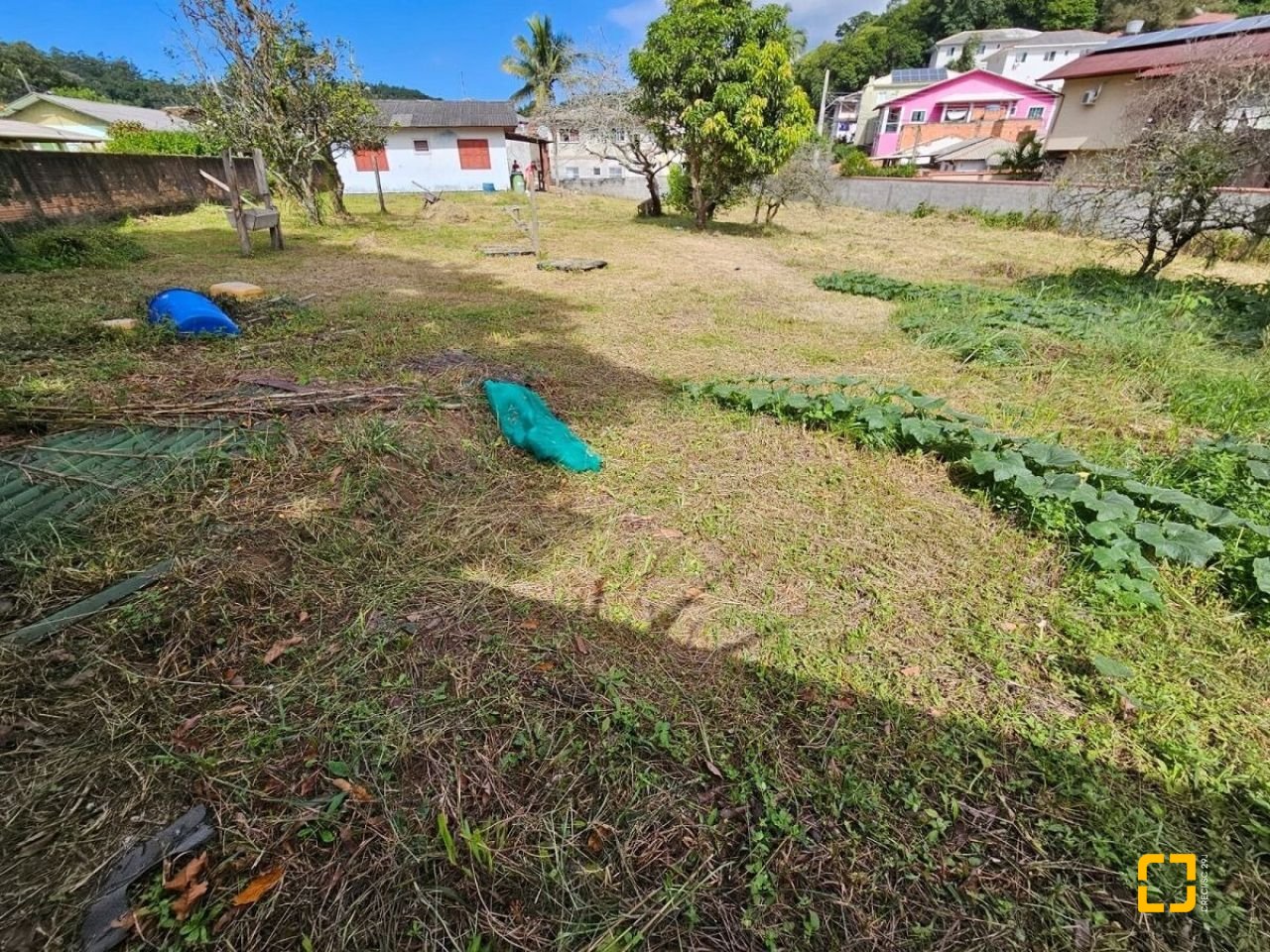 Terreno com 2017m², no bairro Cachoeira do Bom Jesus em Florianópolis