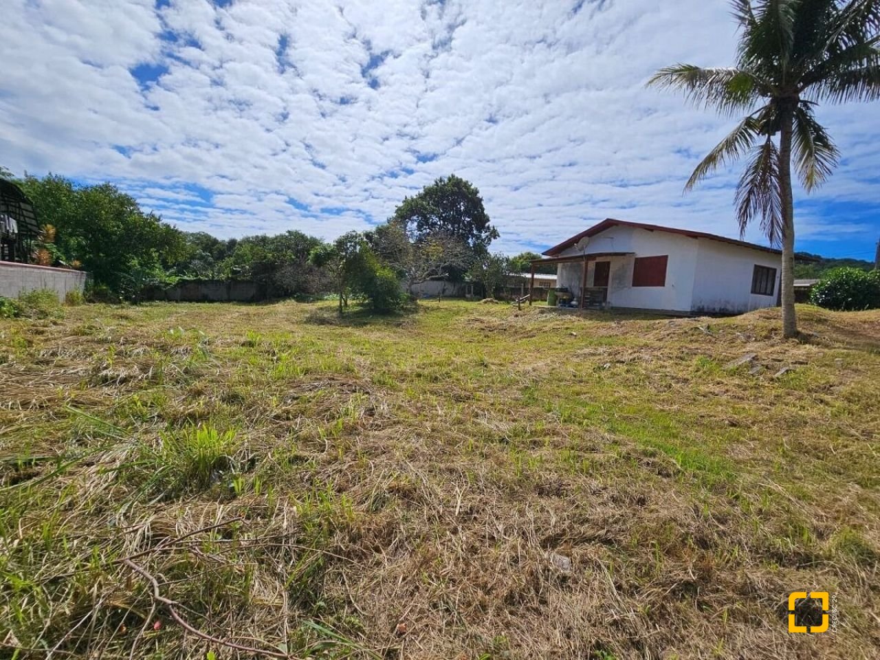 Terreno com 2017m², no bairro Cachoeira do Bom Jesus em Florianópolis