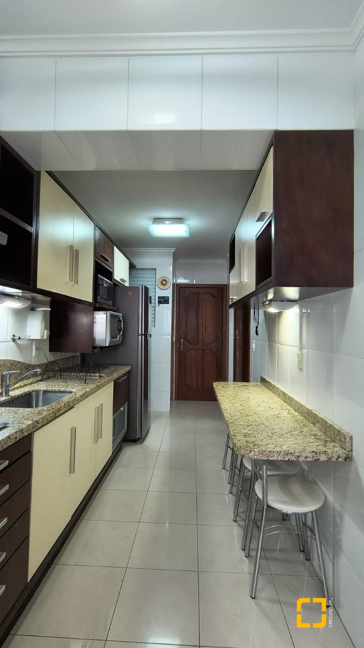 Apartamento com 114m², 5 quartos (sendo 1 suíte), 2 garagens, no bairro Coqueiros em Florianópolis