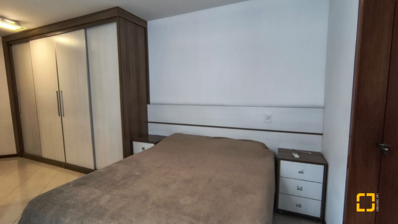 Apartamento com 114m², 5 quartos (sendo 1 suíte), 2 garagens, no bairro Coqueiros em Florianópolis