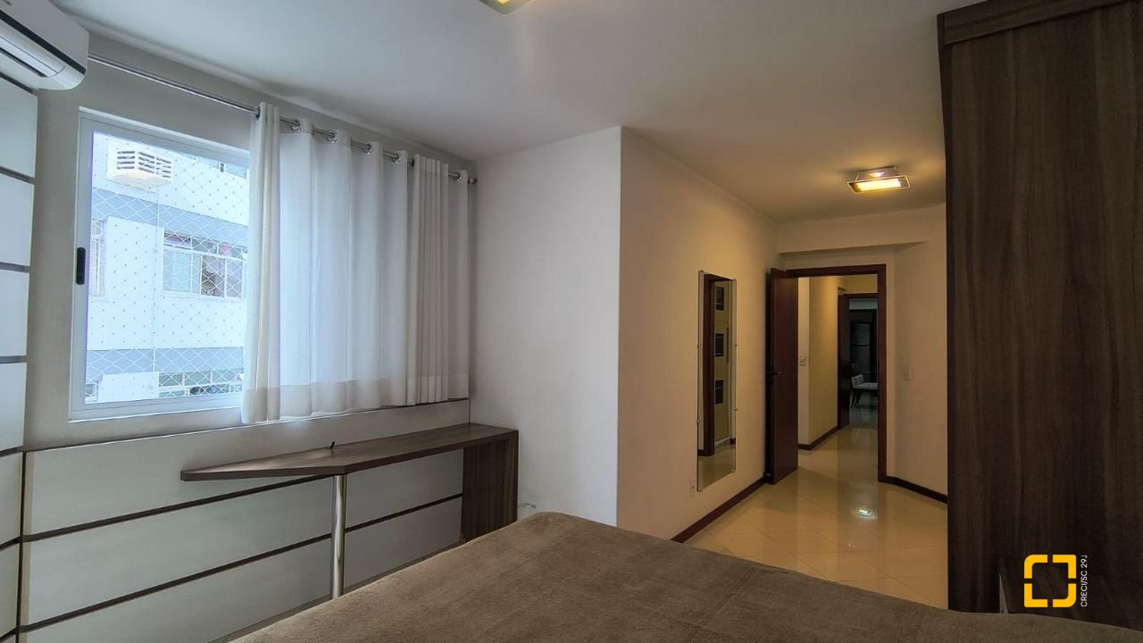 Apartamento com 114m², 5 quartos (sendo 1 suíte), 2 garagens, no bairro Coqueiros em Florianópolis