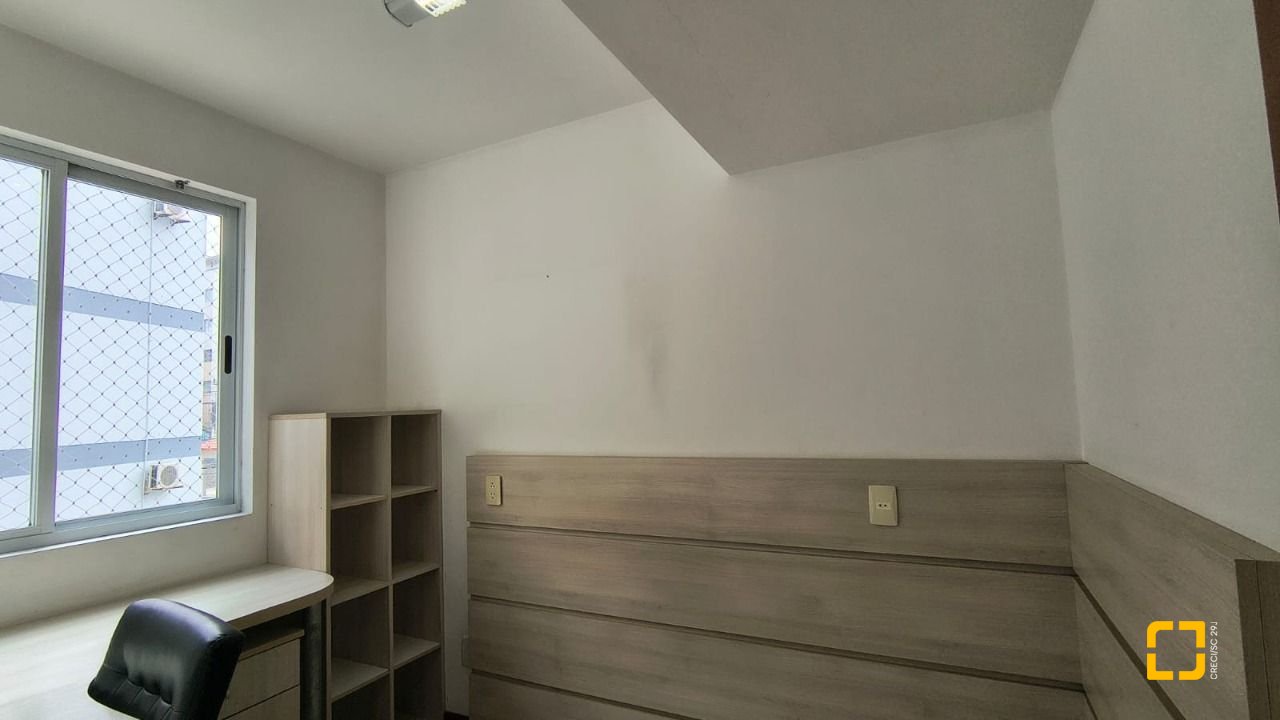 Apartamento com 114m², 5 quartos (sendo 1 suíte), 2 garagens, no bairro Coqueiros em Florianópolis