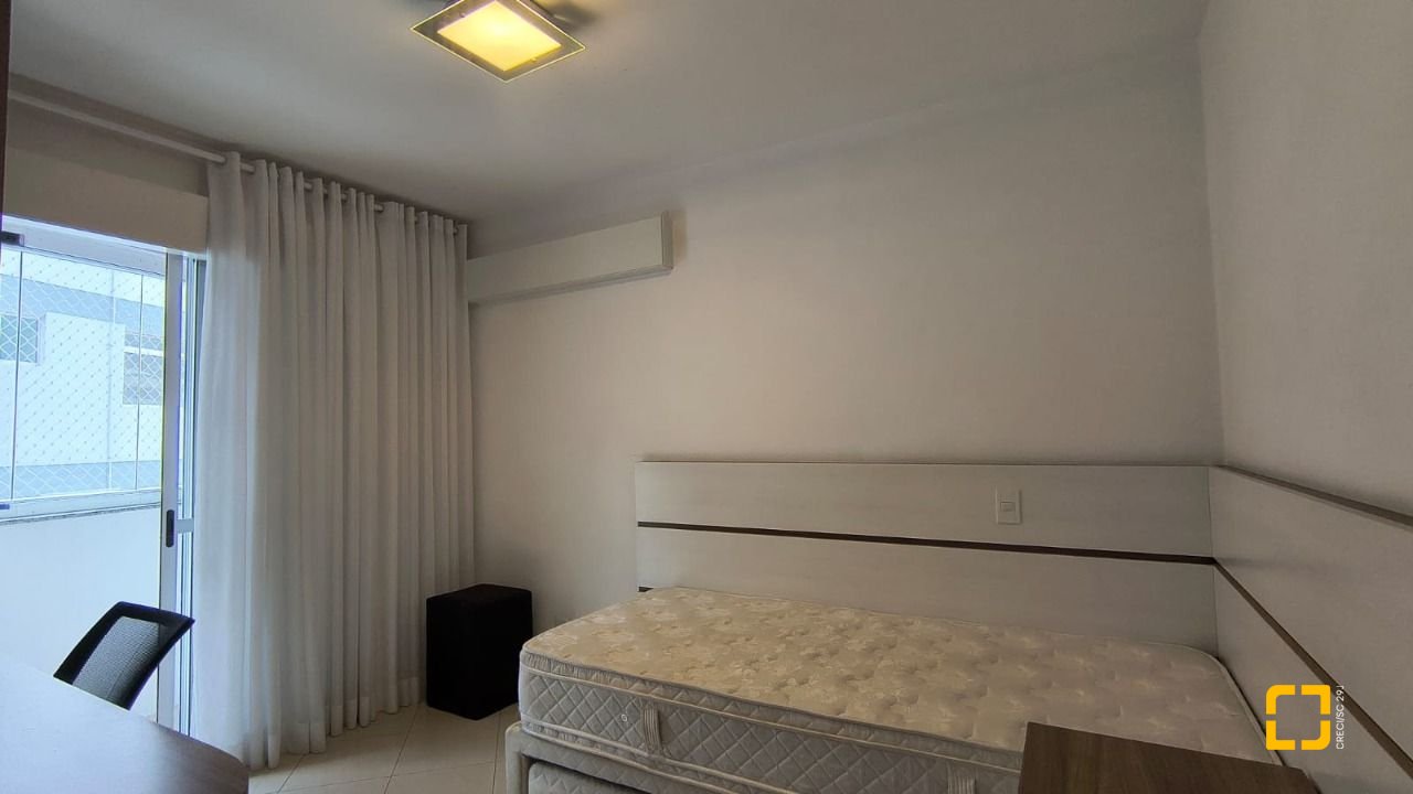Apartamento com 114m², 5 quartos (sendo 1 suíte), 2 garagens, no bairro Coqueiros em Florianópolis