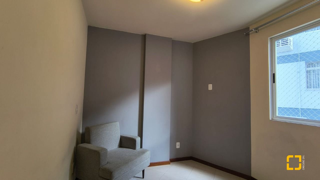 Apartamento com 114m², 5 quartos (sendo 1 suíte), 2 garagens, no bairro Coqueiros em Florianópolis