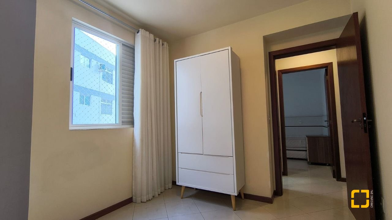 Apartamento com 114m², 5 quartos (sendo 1 suíte), 2 garagens, no bairro Coqueiros em Florianópolis