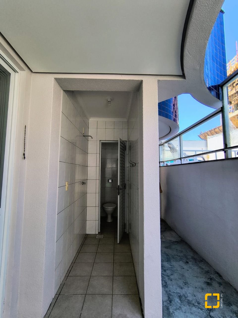Apartamento com 114m², 5 quartos (sendo 1 suíte), 2 garagens, no bairro Coqueiros em Florianópolis