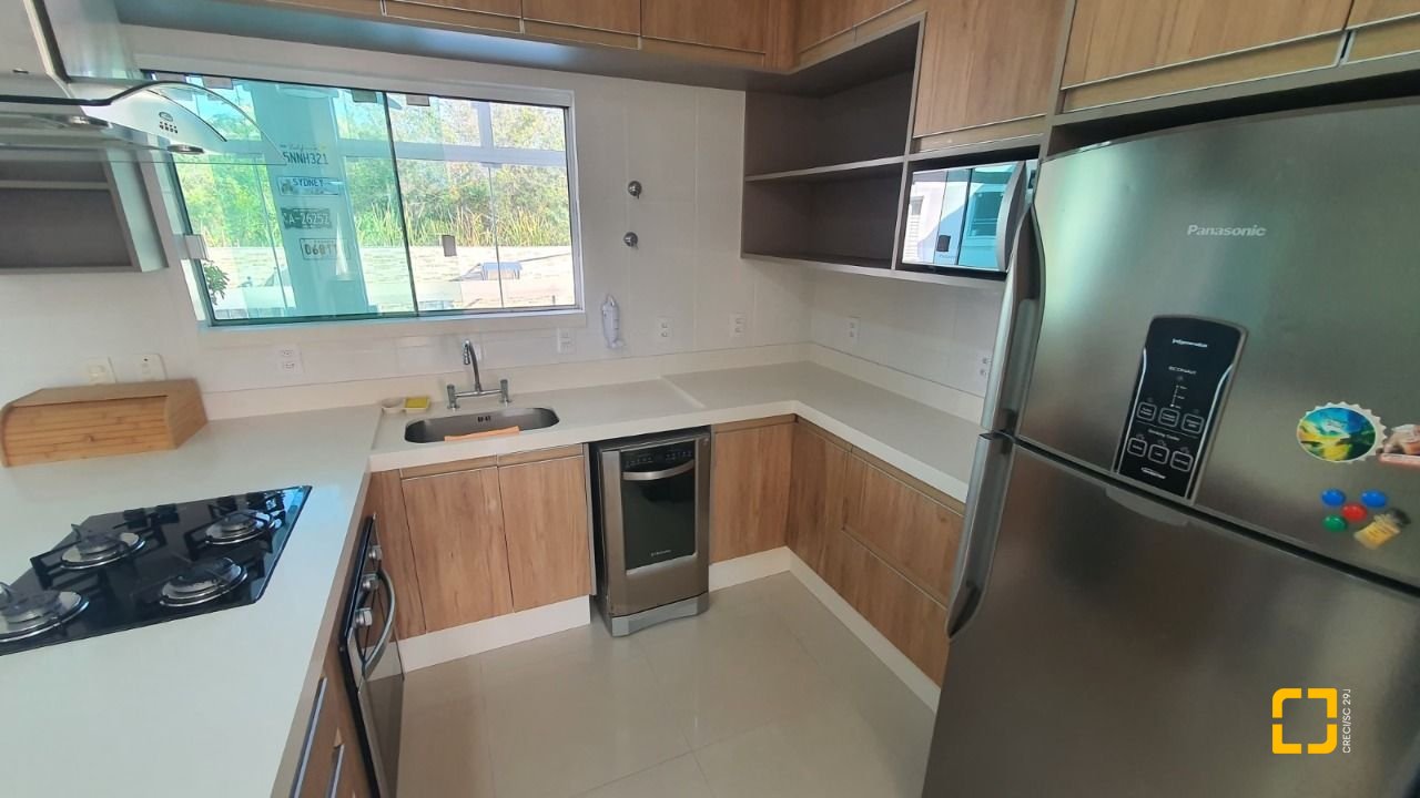 Casa de Condomínio com 224m², 7 quartos (sendo 3 suítes), 2 garagens, no bairro Ponta das Canas em Florianópolis