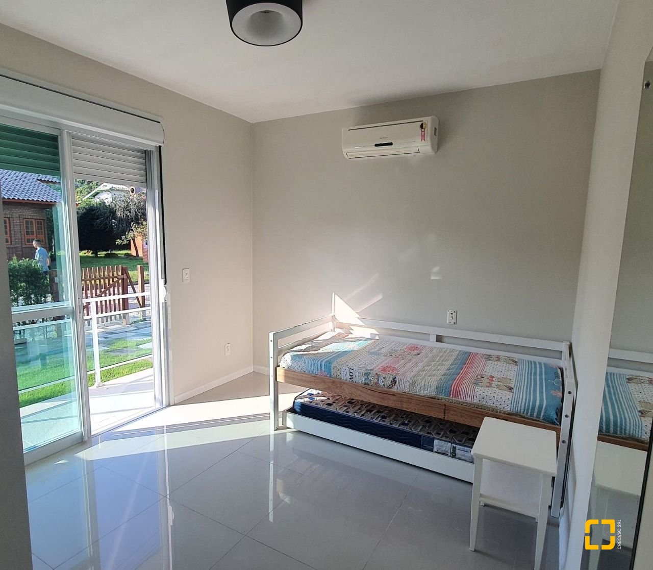 Casa de Condomínio com 224m², 7 quartos (sendo 3 suítes), 2 garagens, no bairro Ponta das Canas em Florianópolis