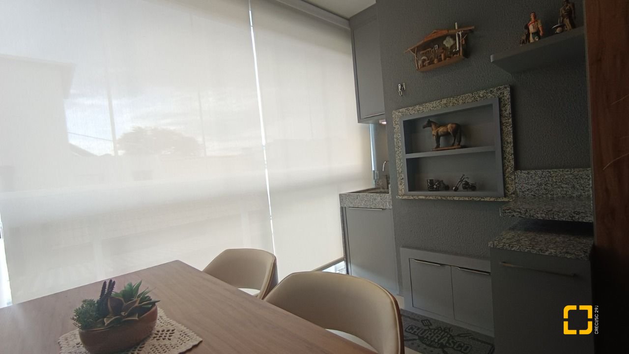 Apartamento com 109m², 4 quartos (sendo 1 suíte), 1 garagem, no bairro Canasvieiras em Florianópolis