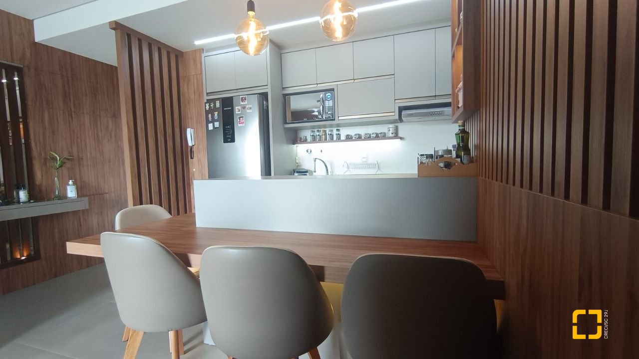 Apartamento com 109m², 4 quartos (sendo 1 suíte), 1 garagem, no bairro Canasvieiras em Florianópolis