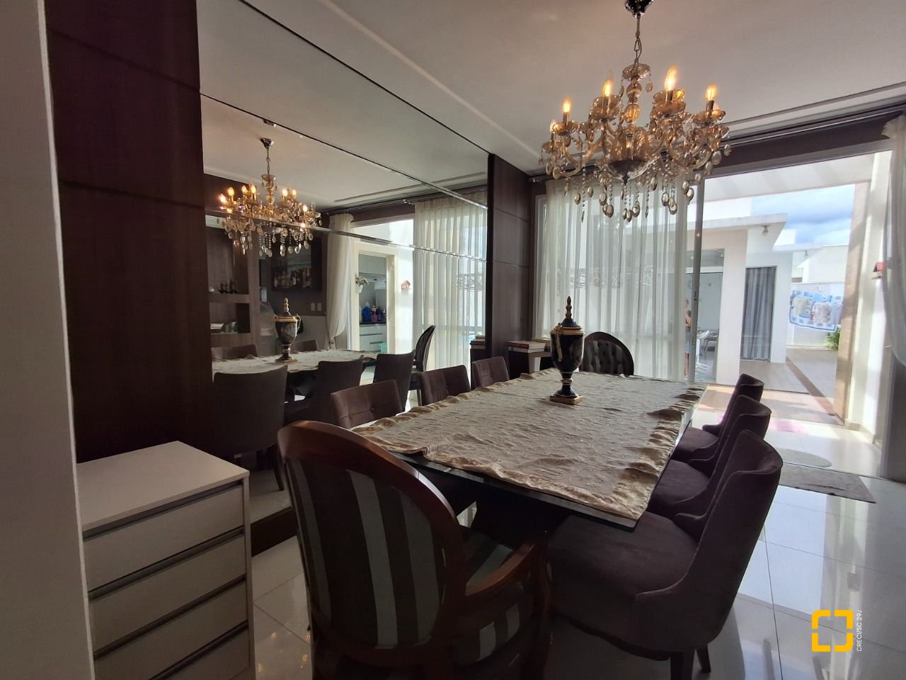 Casa com 235m², 4 quartos (sendo 1 suíte), 2 garagens, no bairro Pedra Branca em Palhoça