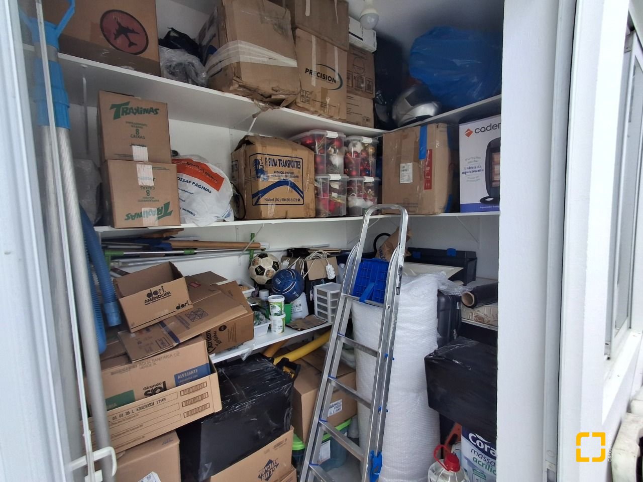 Casa com 235m², 4 quartos (sendo 1 suíte), 2 garagens, no bairro Pedra Branca em Palhoça