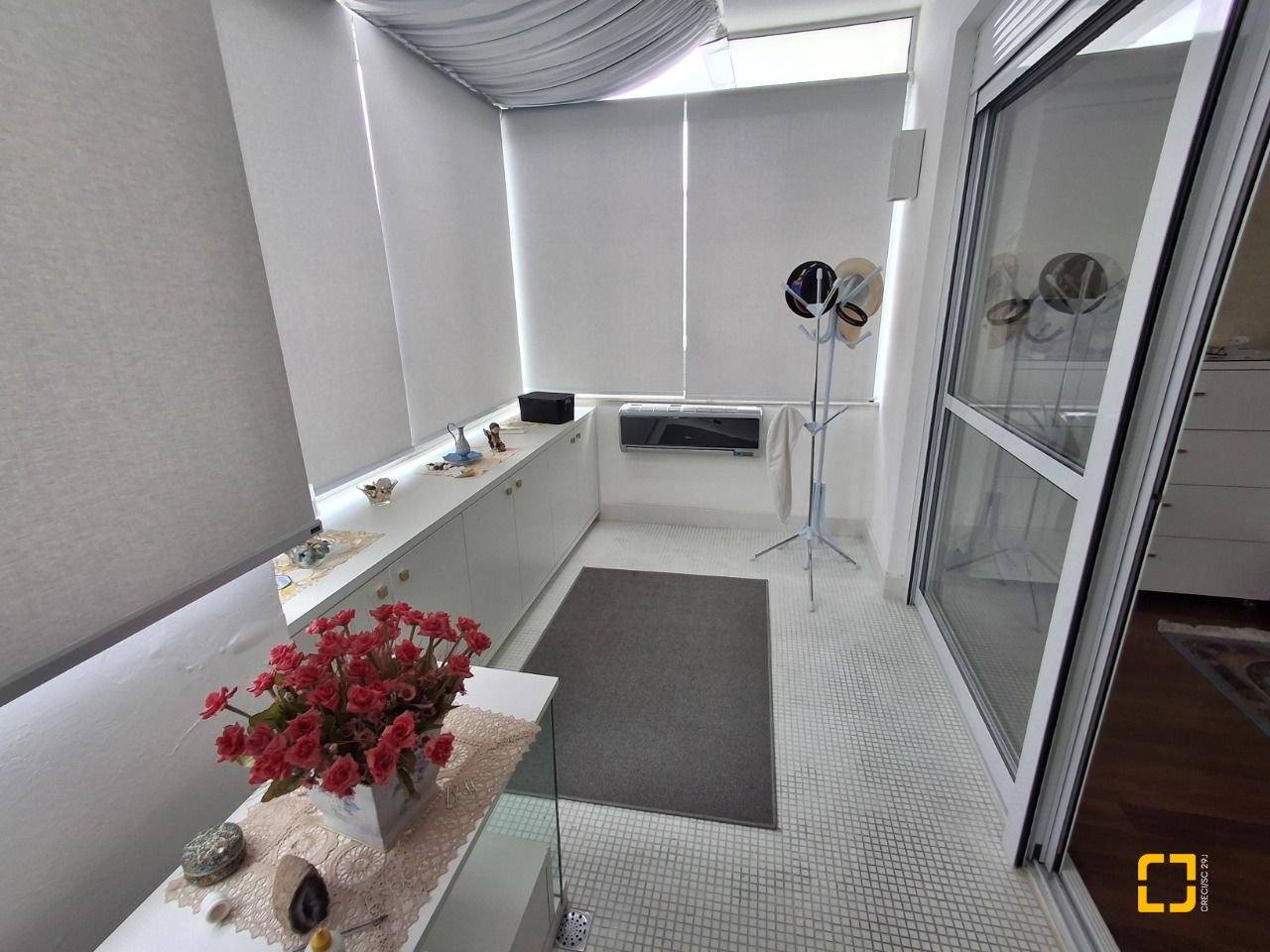 Casa com 235m², 4 quartos (sendo 1 suíte), 2 garagens, no bairro Pedra Branca em Palhoça