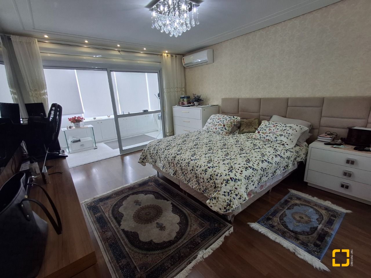 Casa com 235m², 4 quartos (sendo 1 suíte), 2 garagens, no bairro Pedra Branca em Palhoça