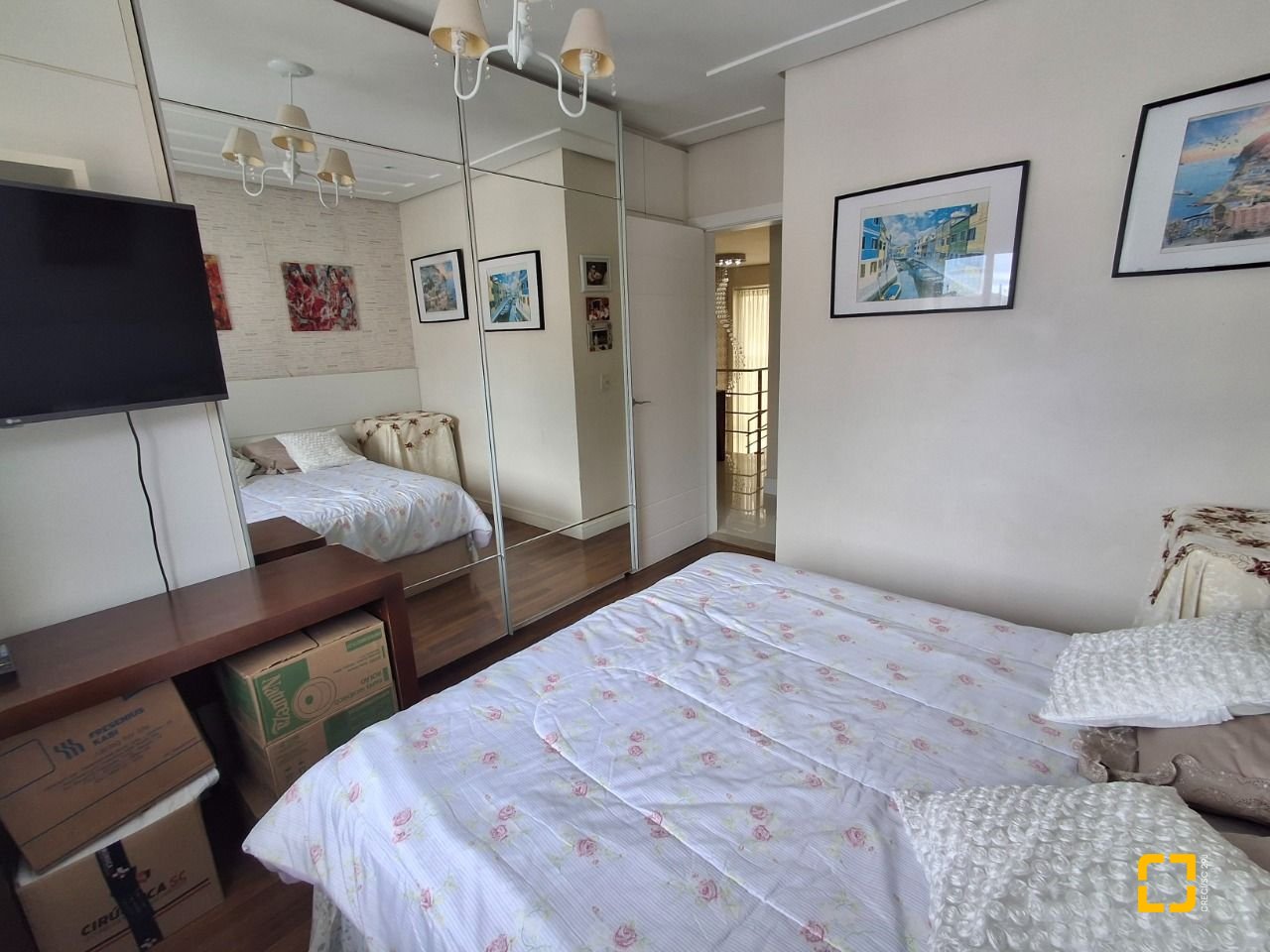 Casa com 235m², 4 quartos (sendo 1 suíte), 2 garagens, no bairro Pedra Branca em Palhoça