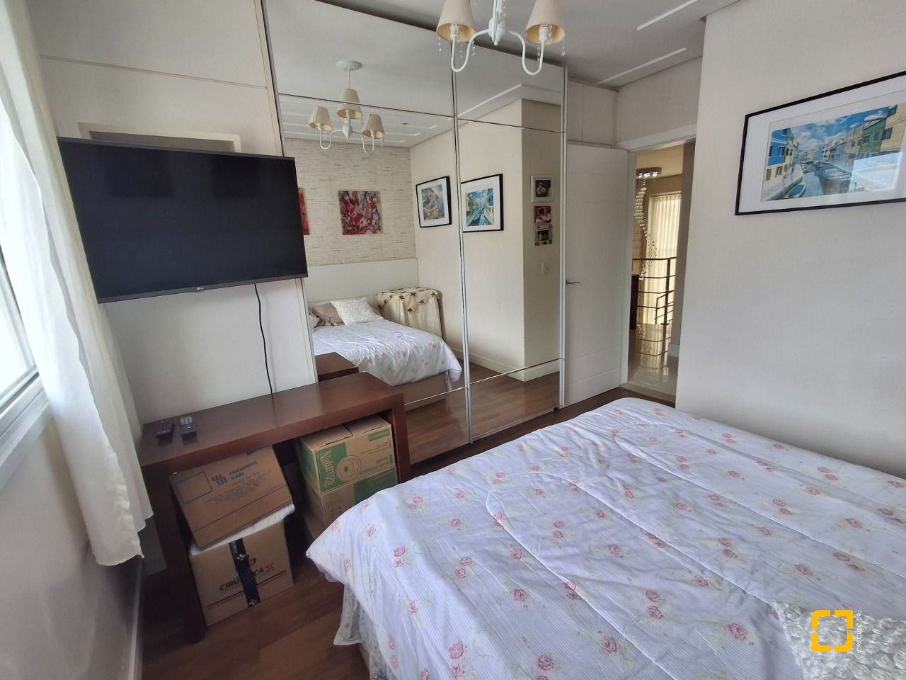 Casa com 235m², 4 quartos (sendo 1 suíte), 2 garagens, no bairro Pedra Branca em Palhoça