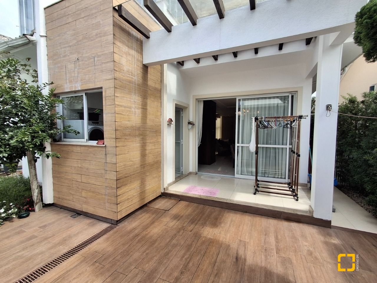 Casa com 235m², 3 quartos (sendo 1 suíte), 2 garagens, no bairro Pedra Branca em Palhoça