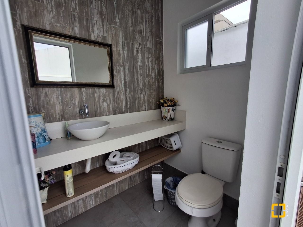 Casa com 235m², 3 quartos (sendo 1 suíte), 2 garagens, no bairro Pedra Branca em Palhoça