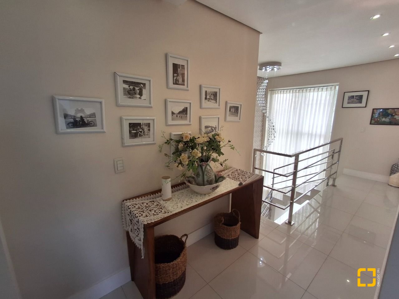 Casa com 235m², 3 quartos (sendo 1 suíte), 2 garagens, no bairro Pedra Branca em Palhoça